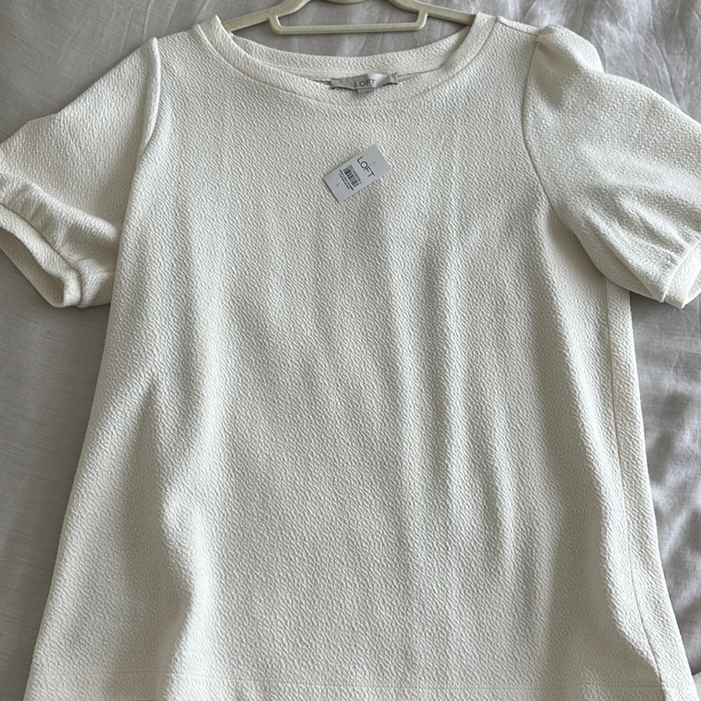 LOFT new with tags puff sleeve top